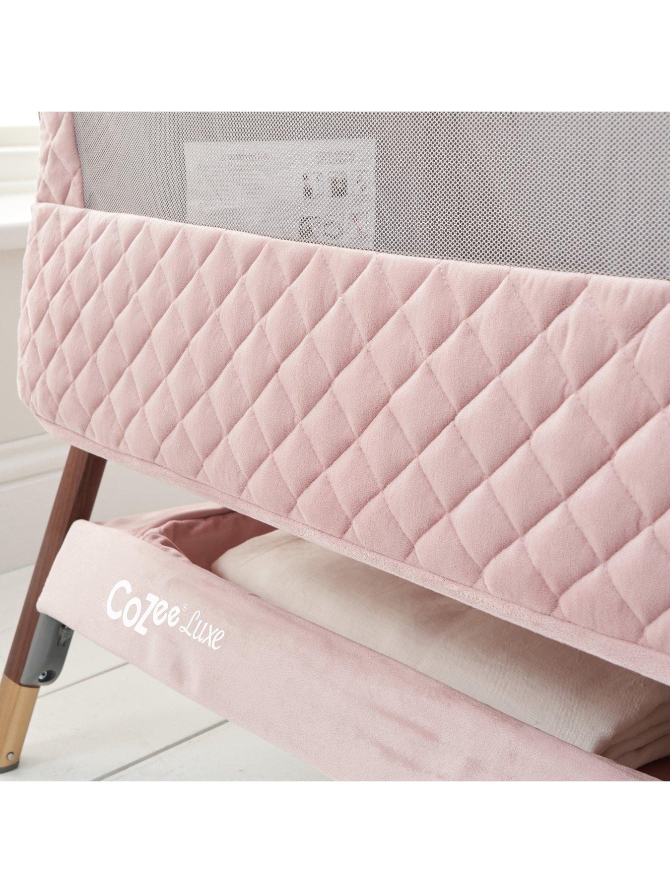 tutti-bambini-cozee-luxe-bedside-crib-walnutblushdetail