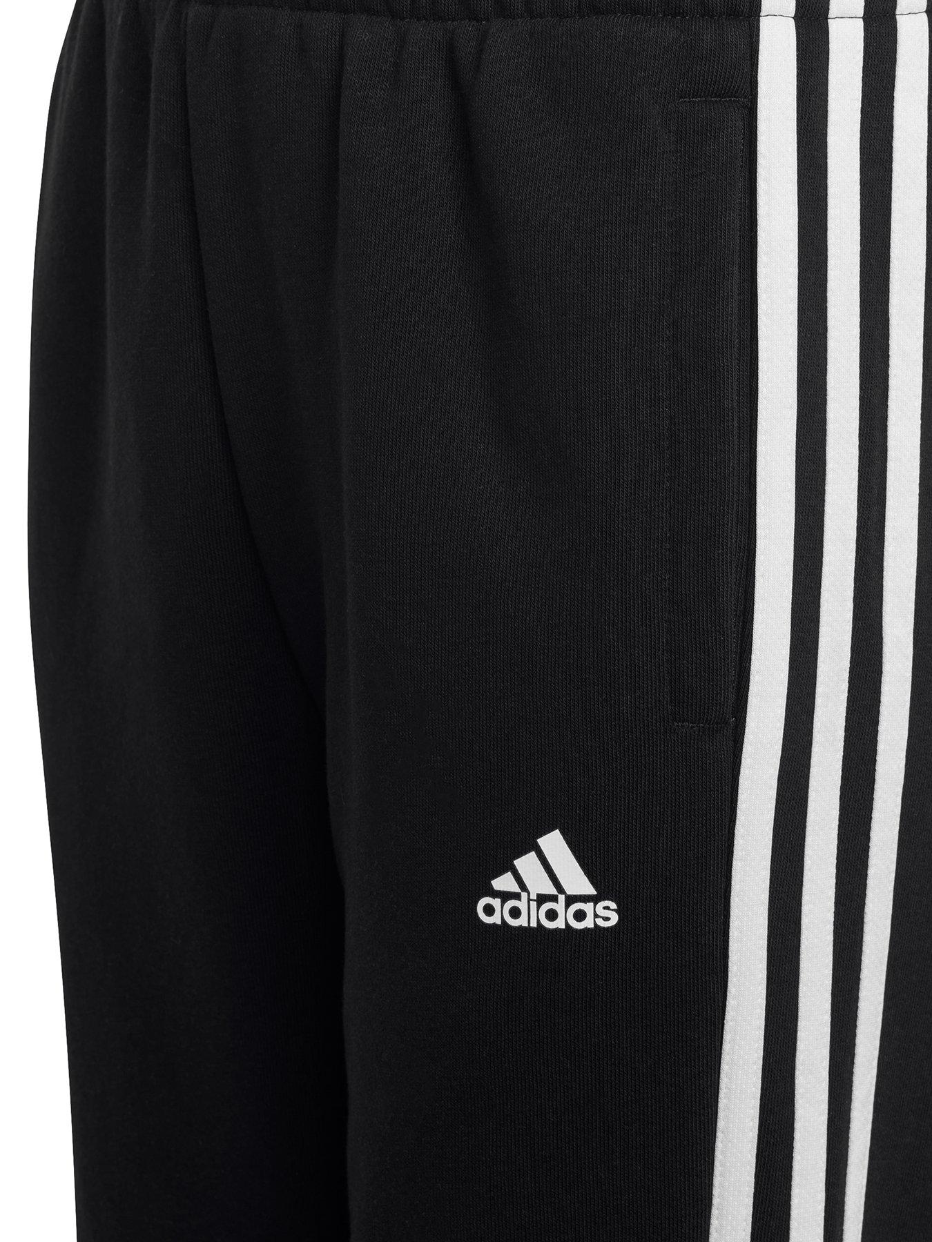 adidas-junior-essentials-joggers-blackwhiteoutfit