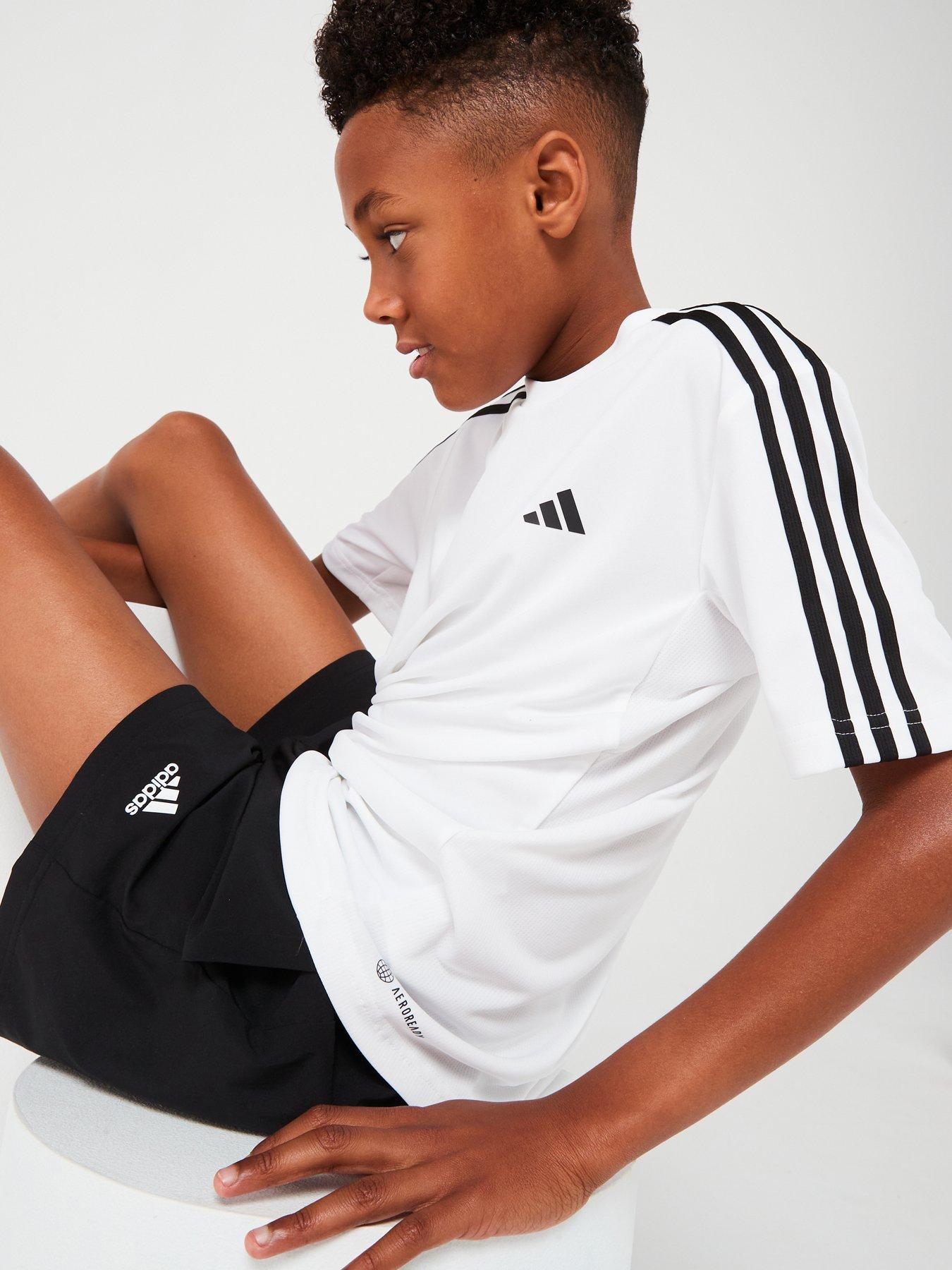 adidas-junior-train-essentials-3-stripe-tee-whiteblackoutfit