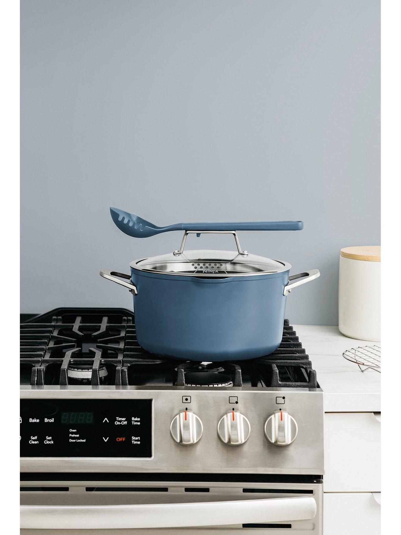 ninja-foodi-zerostick-8-in-1-possiblepot-non-stick--nbspblue-macaroonstillFront