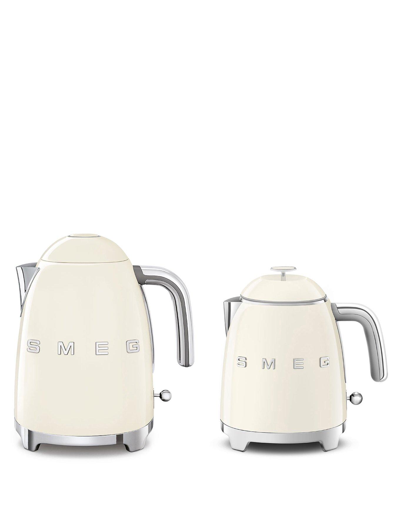 smeg-klf05-retro-style-08l-mini-kettle-1400w-creamoutfit