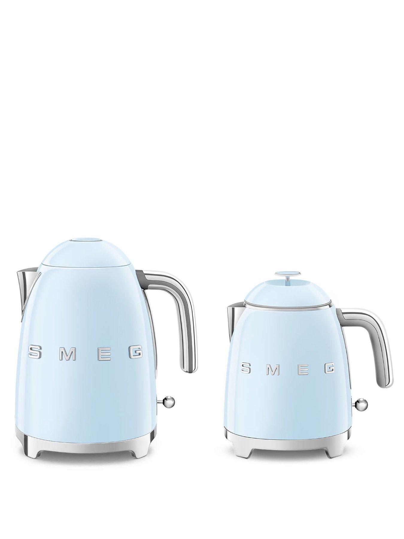 smeg-klf05-retro-style-08l-mini-kettle-1400w-pastel-blueoutfit