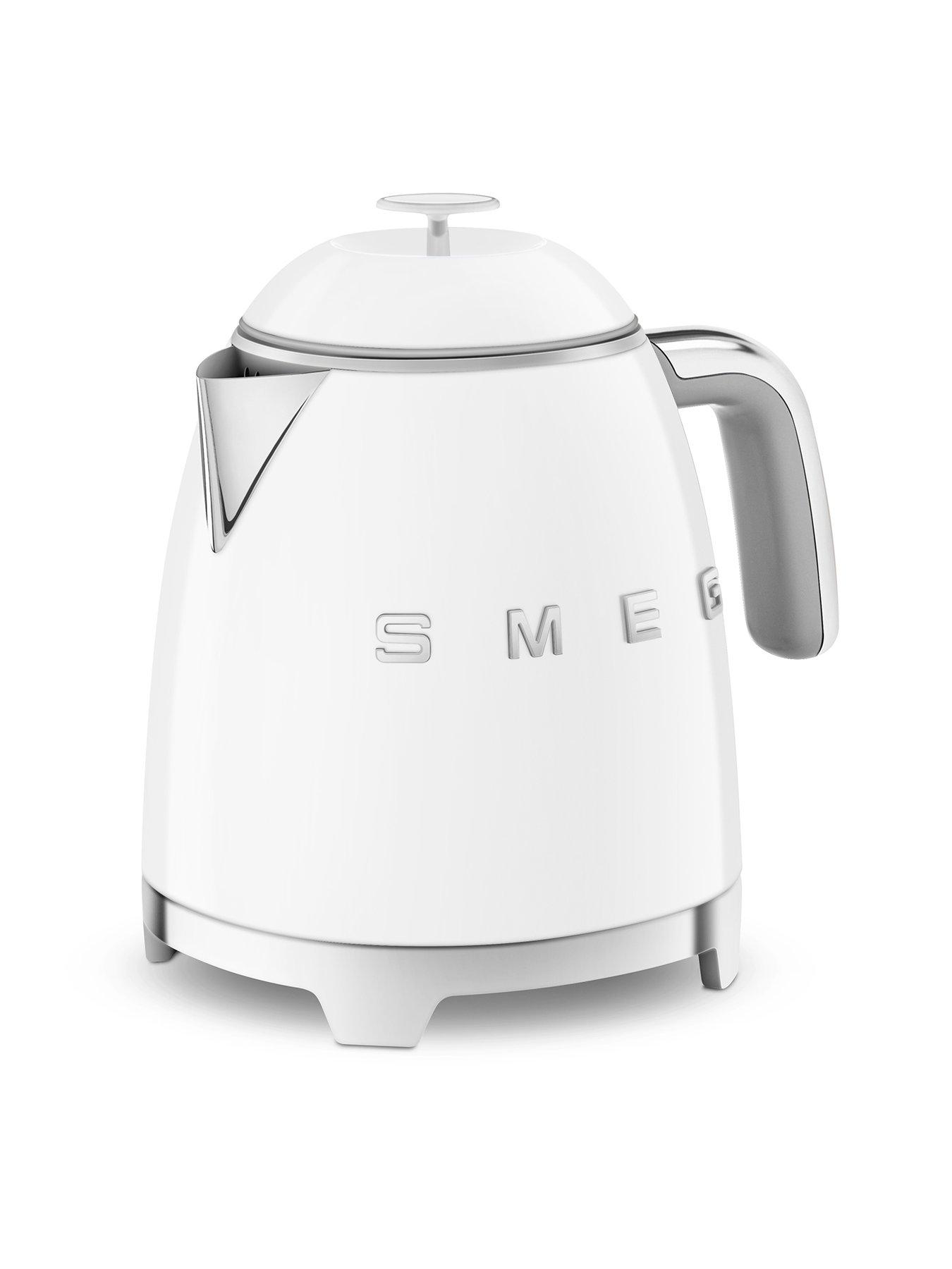 smeg-klf05-retro-style-08l-mini-kettle-1400w-whiteback