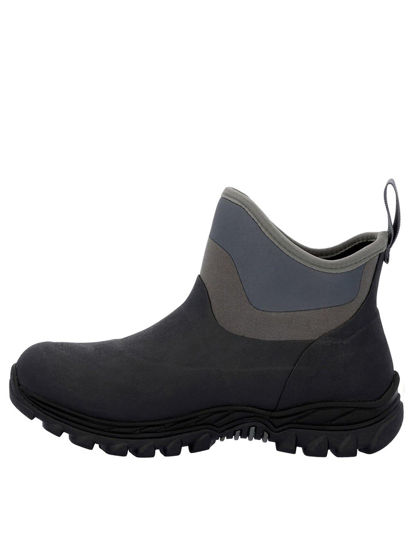 Men's muck hotsell boots on sale