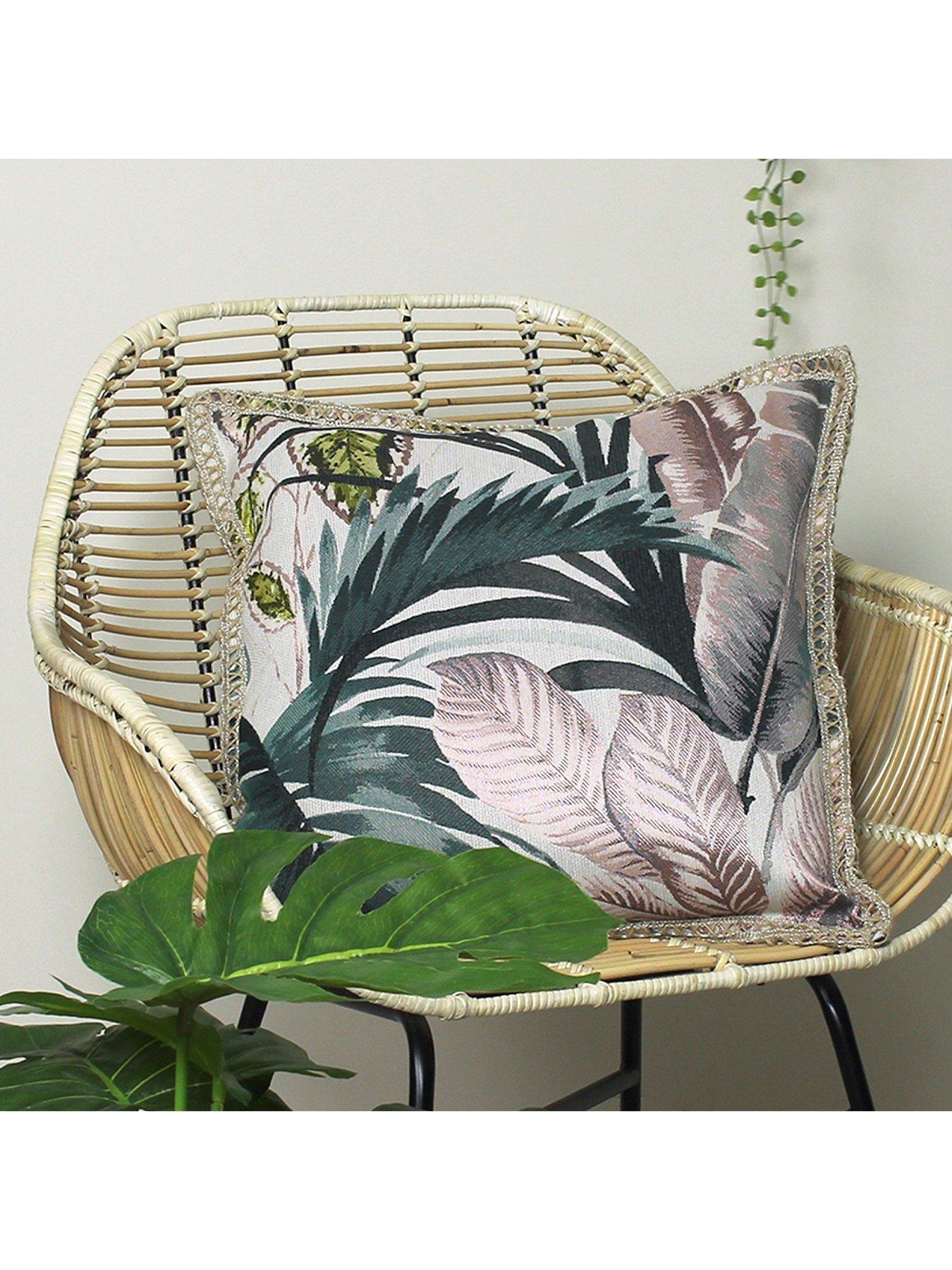 furn-amazonia-feather-filled-cushion-pinkdetail