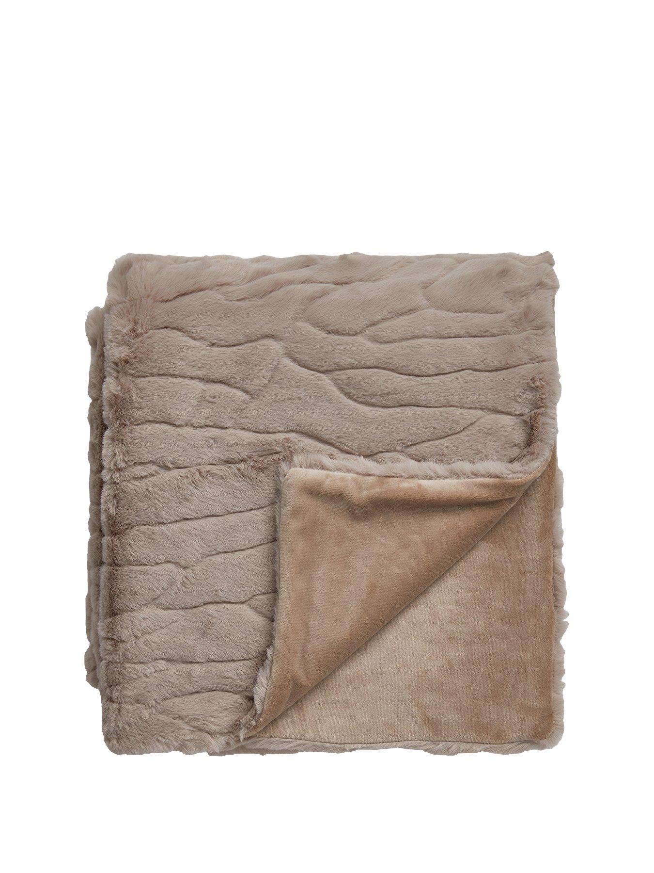 very-home-bergen-faux-fur-throw-cream