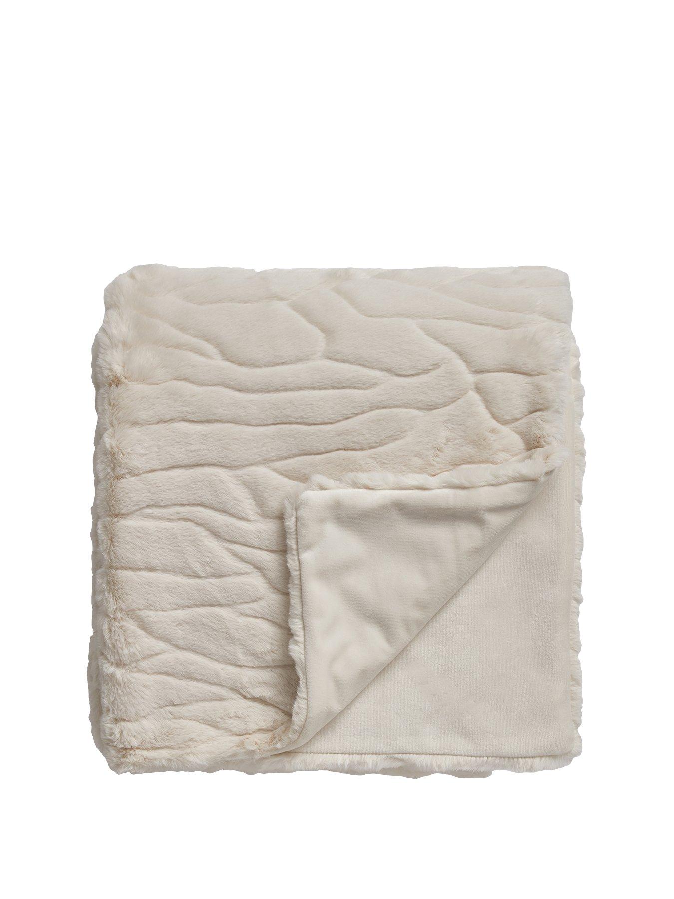 very-home-bergen-faux-fur-throw-cream