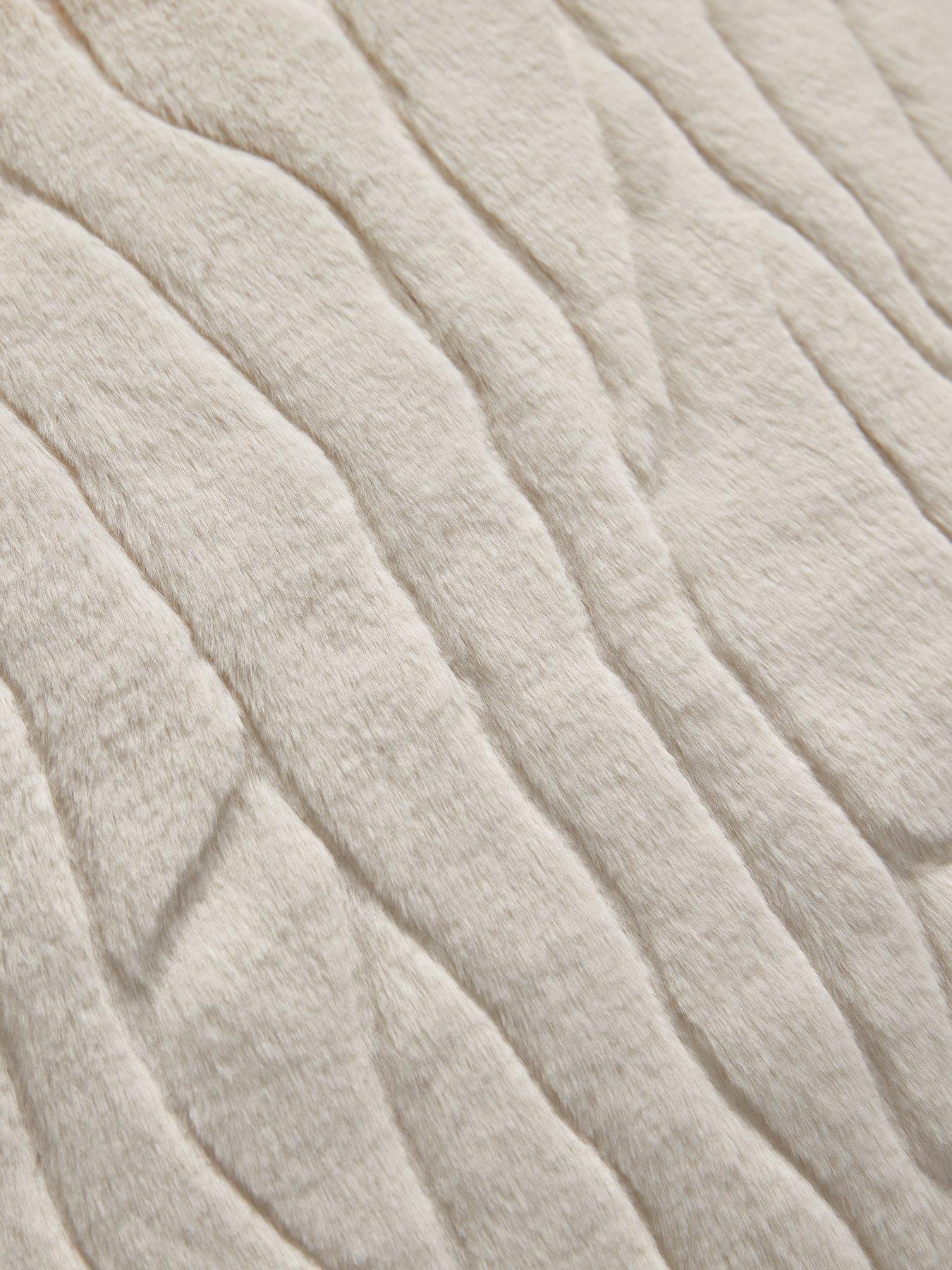 Image 3 of 4 of The Very Collection Bergen Faux Fur Cushion