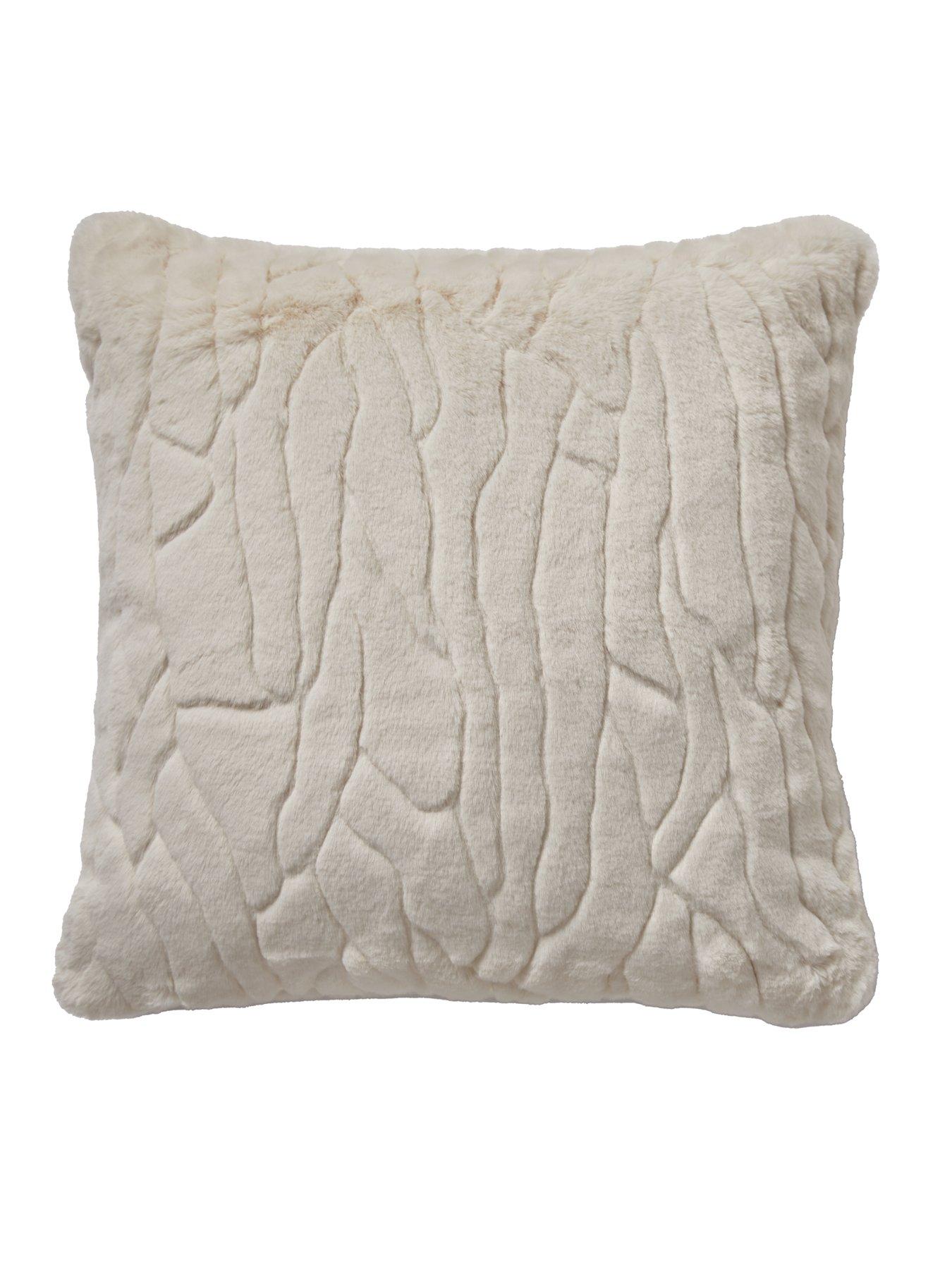 Image 4 of 4 of The Very Collection Bergen Faux Fur Cushion