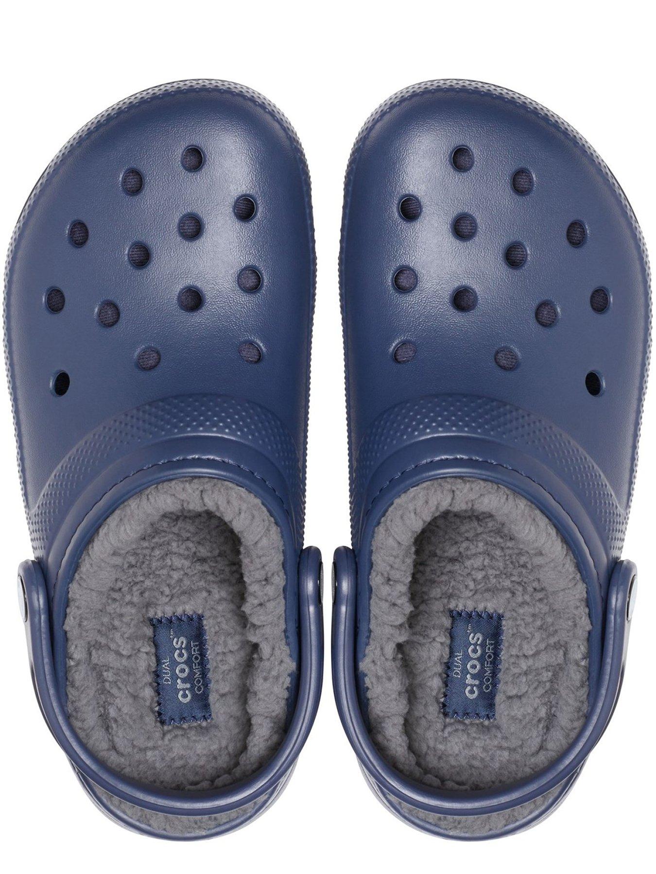 crocs-classic-lined-navyoutfit