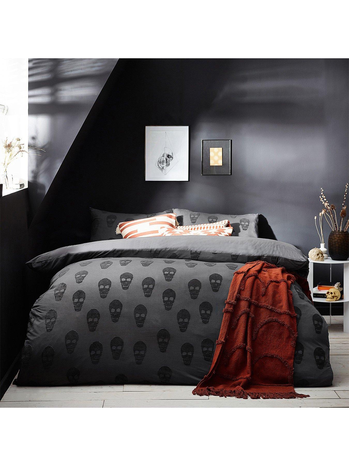 furn-tufted-skulls-black-duvet-set-king