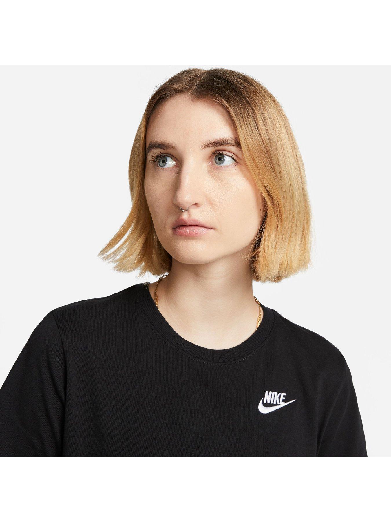 nike-club-t-shirt-blackoutfit