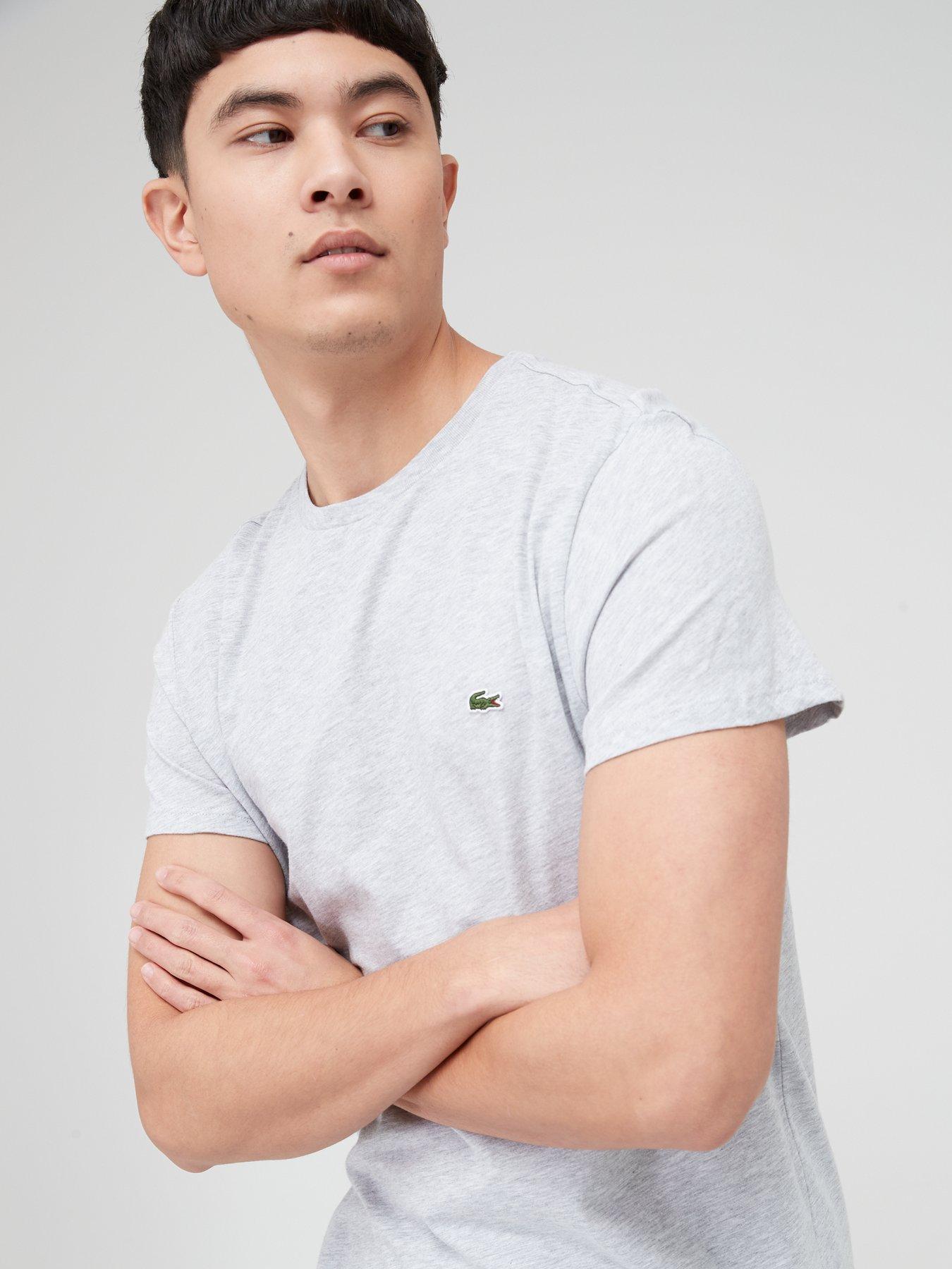 lacoste-pima-cotton-small-logo-t-shirt-light-greyoutfit
