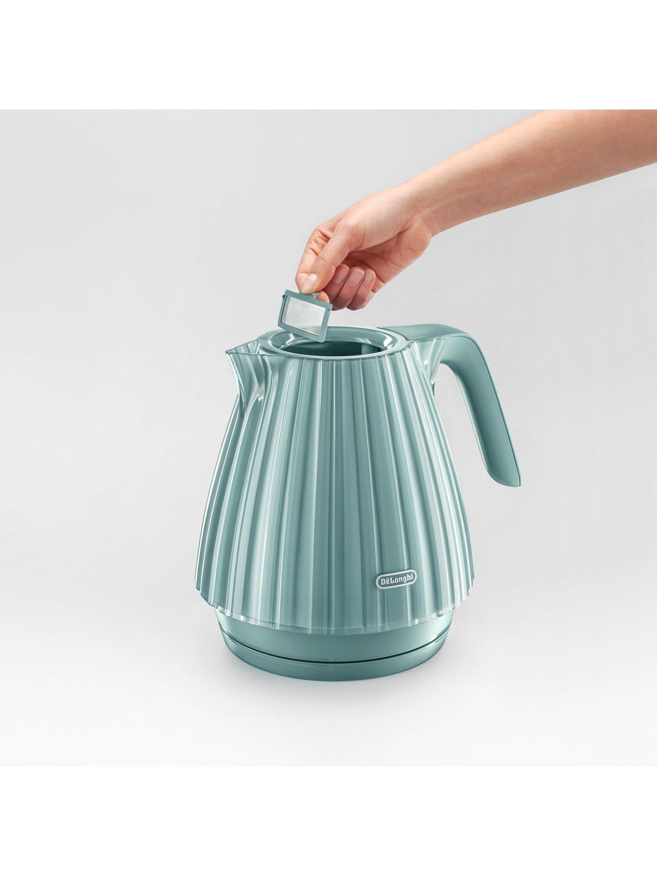 Image 3 of 5 of DeLonghi Delonghi Ballerina Kettle - Green