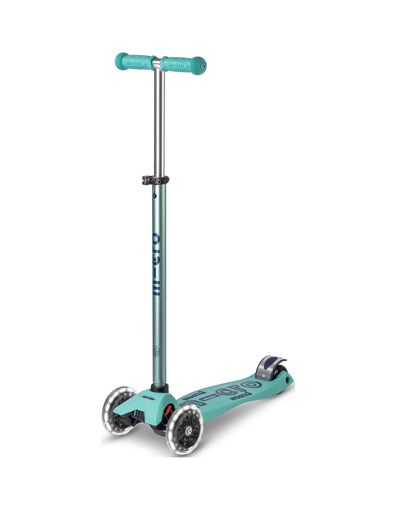 micro-scooter-maxi-deluxe-led-scooter-mint