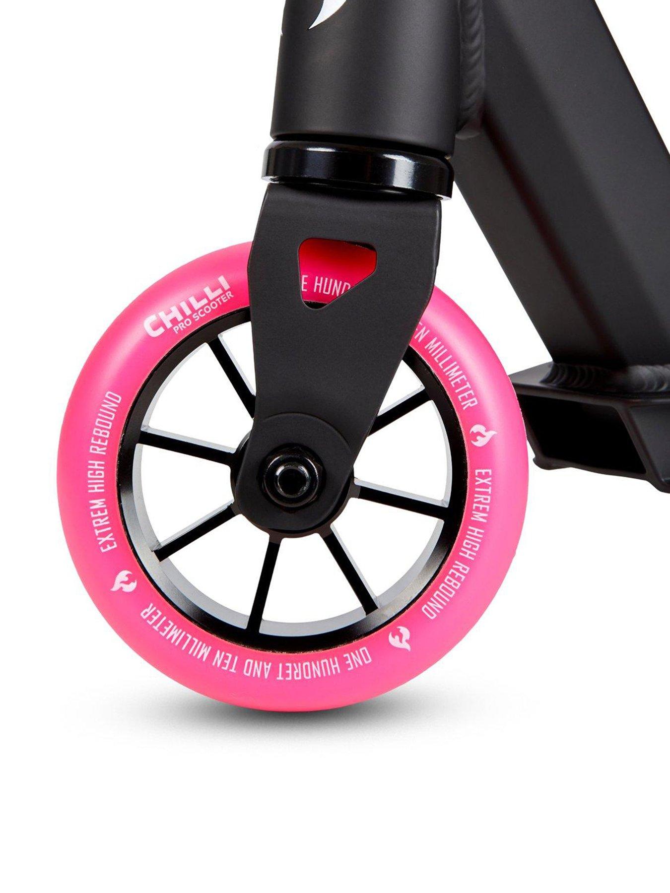 Image 2 of 7 of Micro Scooter Chilli Base Scooter&nbsp;Pink
