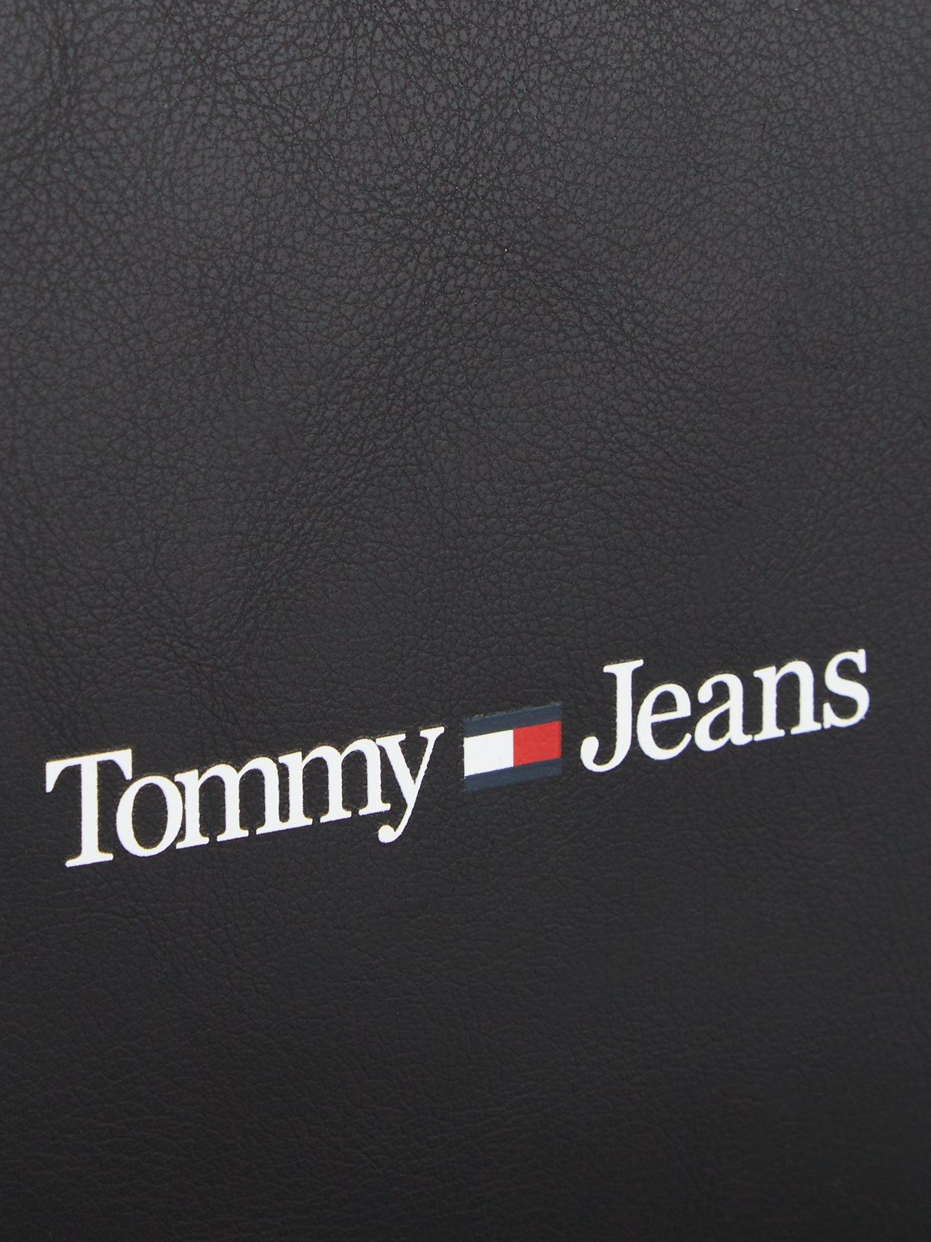 tommy-jeans-tommy-jeans-camera-bag-blackoutfit