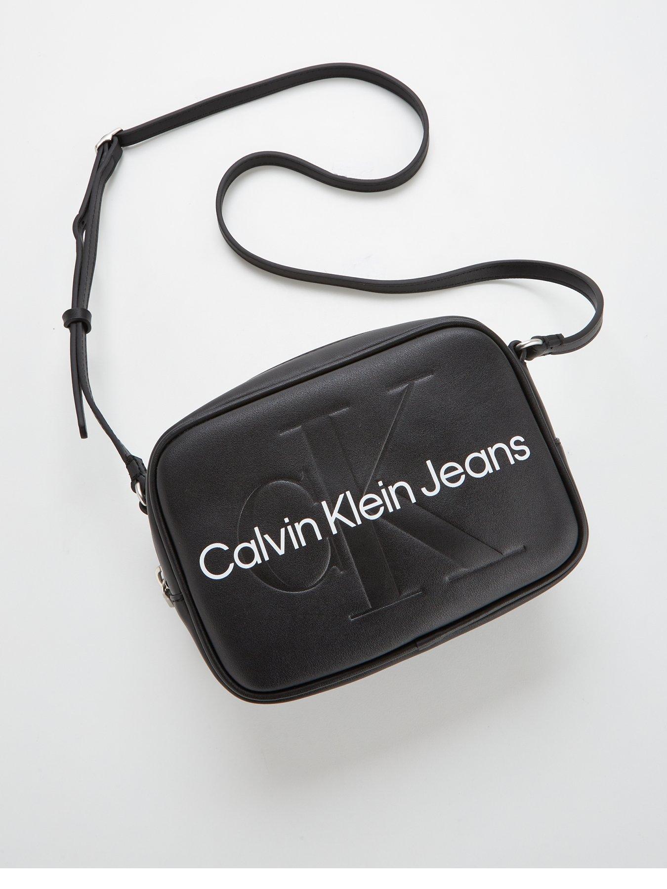 calvin-klein-jeans-camera-crossbody-bag-blackback