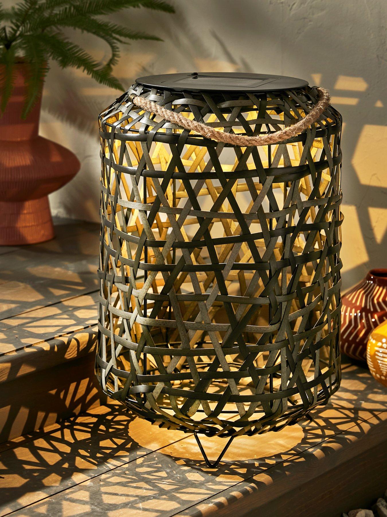 very-home-criss-cross-aruba-weave-solar-rattan-lamp