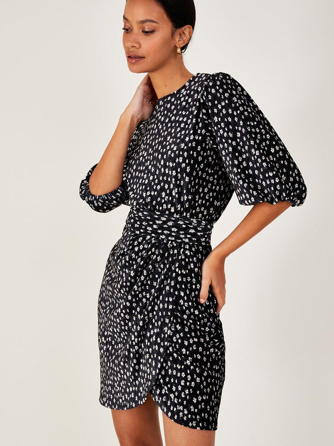 dress for monsoon