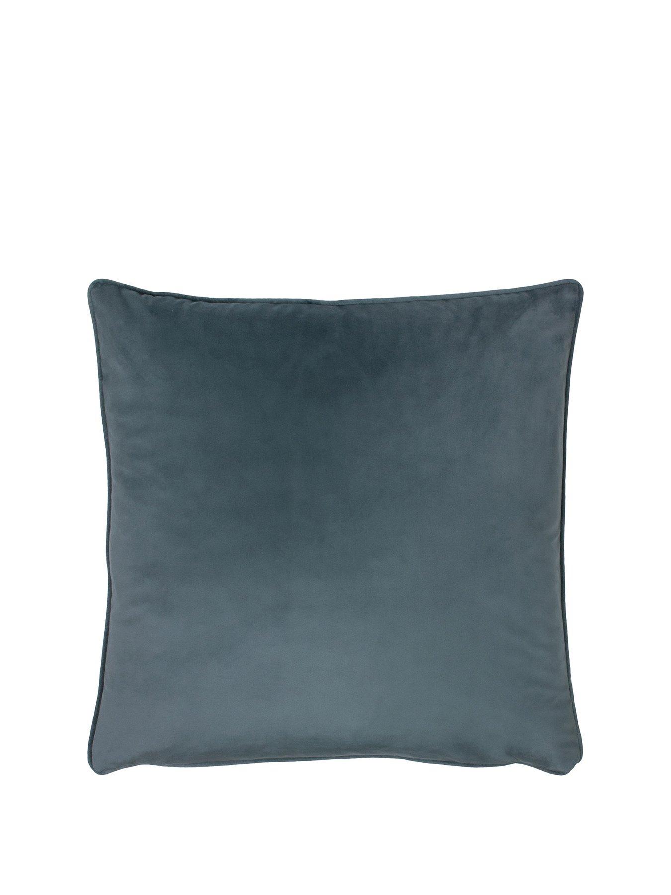 furn-opulence-large-velvet-cushion