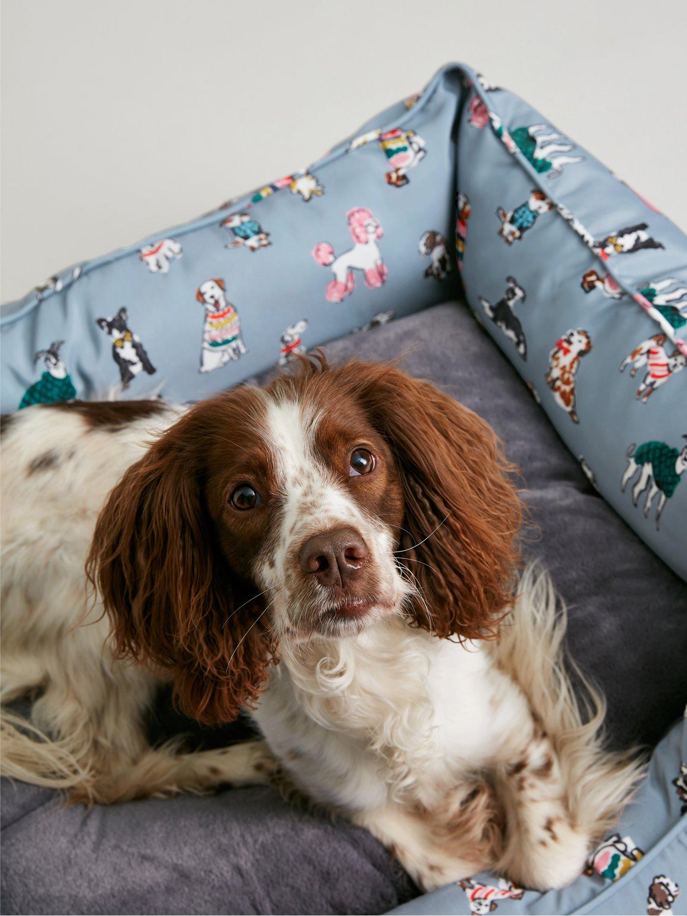 joules-rainbow-dogs-box-bed-mediumdetail