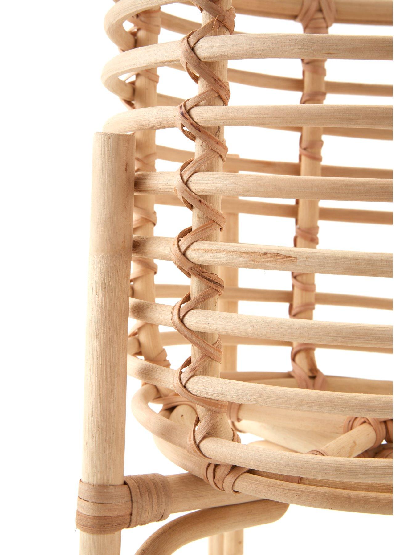 the-very-collection-rattan-standing-planteroutfit