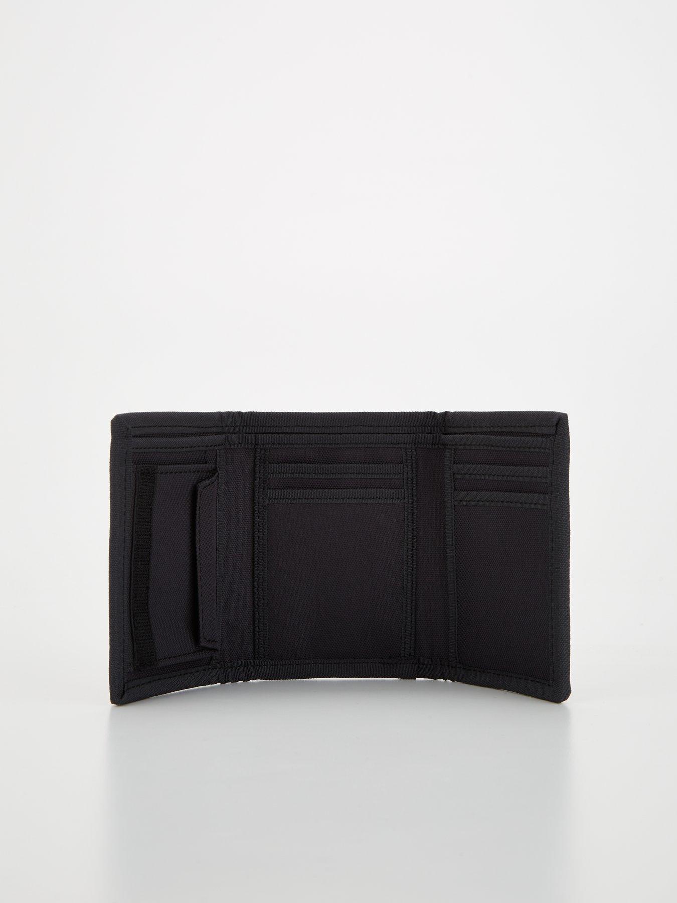 levis-batwing-trifold-wallet-blackdetail