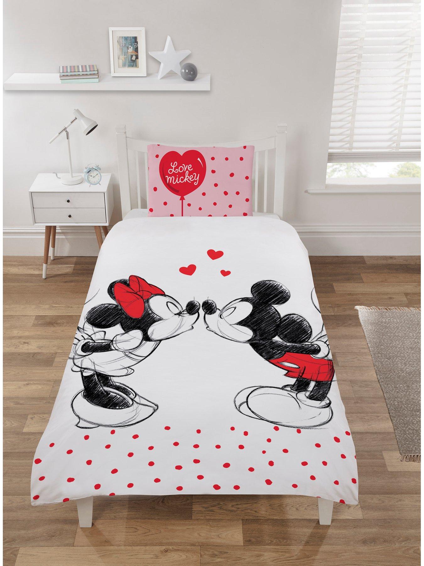 Minnie mouse outlet quilt set