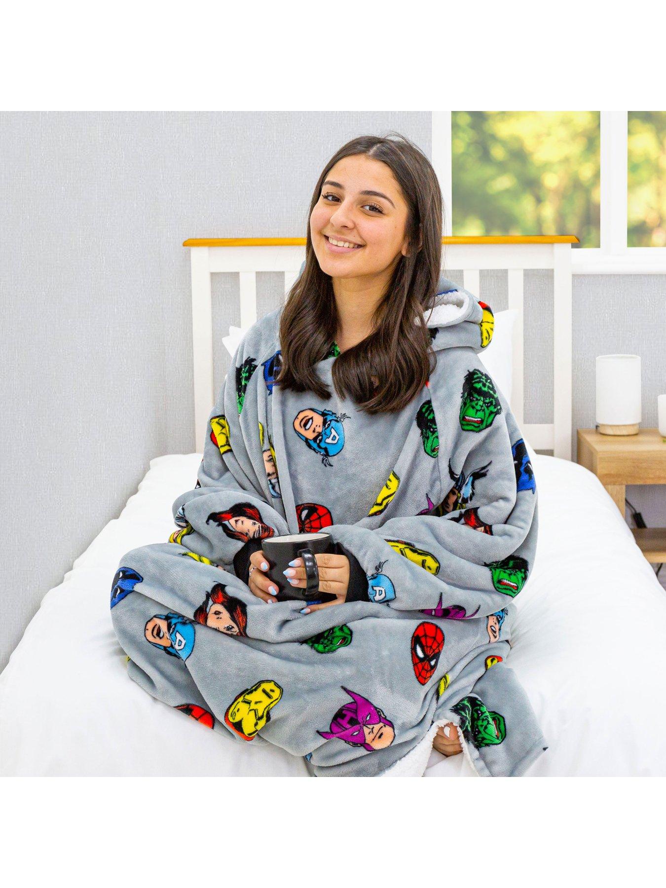 disney-marvel-comics-wearable-fleece-medium-multi