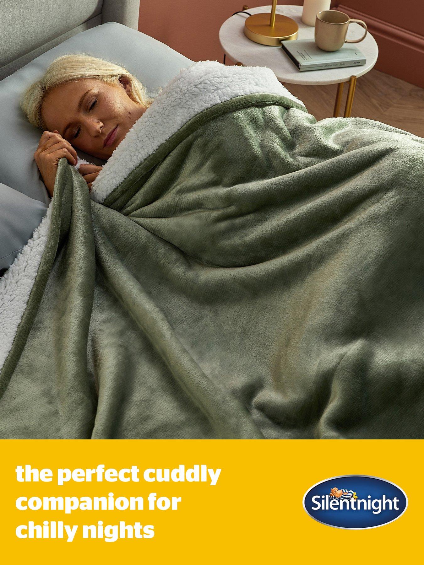 Image 3 of 6 of Silentnight Snugsie Supersized Blanket - Green