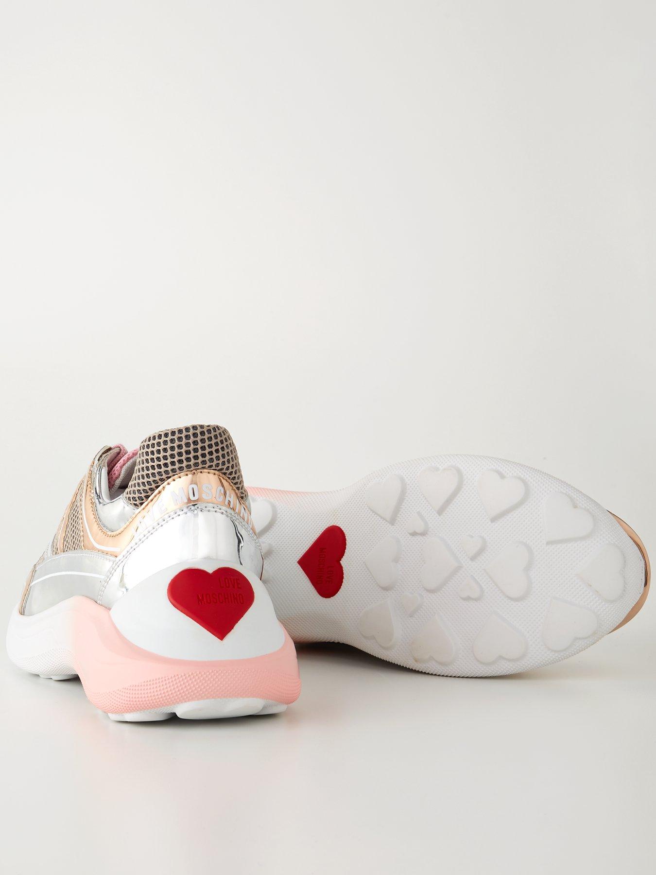 Love moschino super heart sneaker hotsell