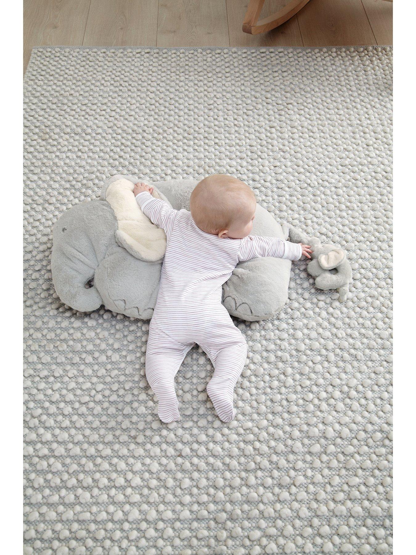 mamas-papas-tummy-time-snugglerug-elephant-amp-baby-greydetail