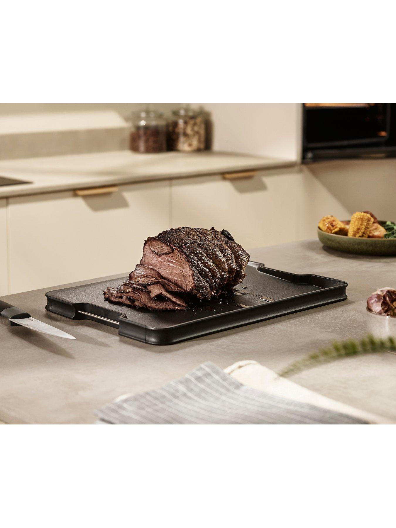 Image 4 of 8 of Joseph Joseph Large Cut &amp; Carve Plus &ndash; Black