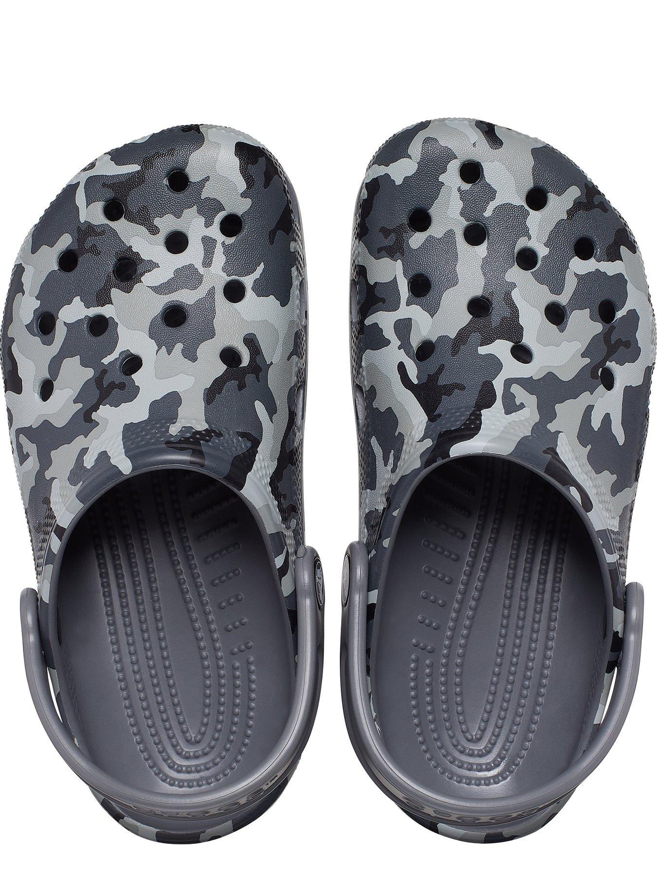 Camo croc hotsell flip flops