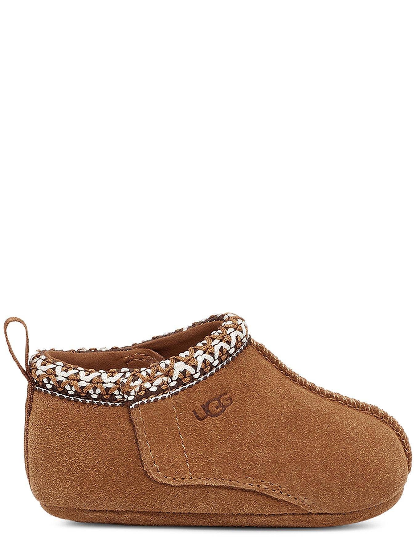 ugg-baby-tasman-and-beanie-gift-set-browndetail