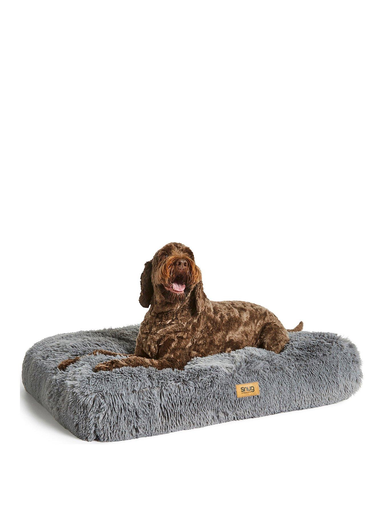 Image 1 of 7 of Snug Super Fluffy Pet Bed