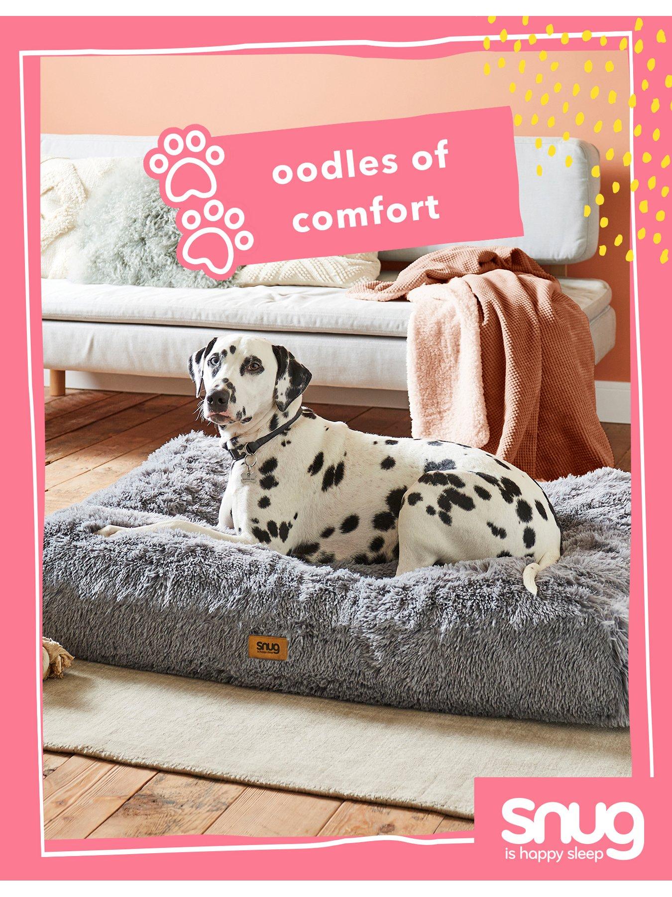 Image 3 of 7 of Snug Super Fluffy Pet Bed