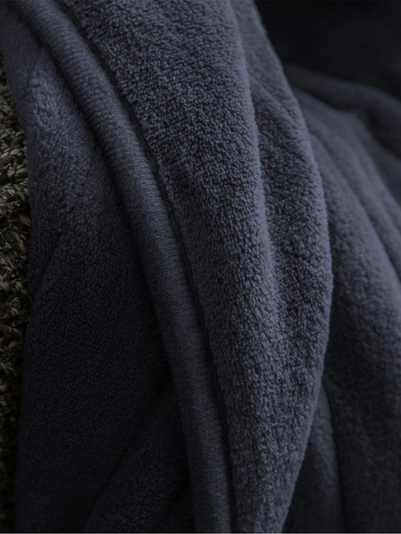 Image 5 of 6 of Slumberdown Comfy Hugs Heated Throw -&nbsp;Navy Blue&nbsp;