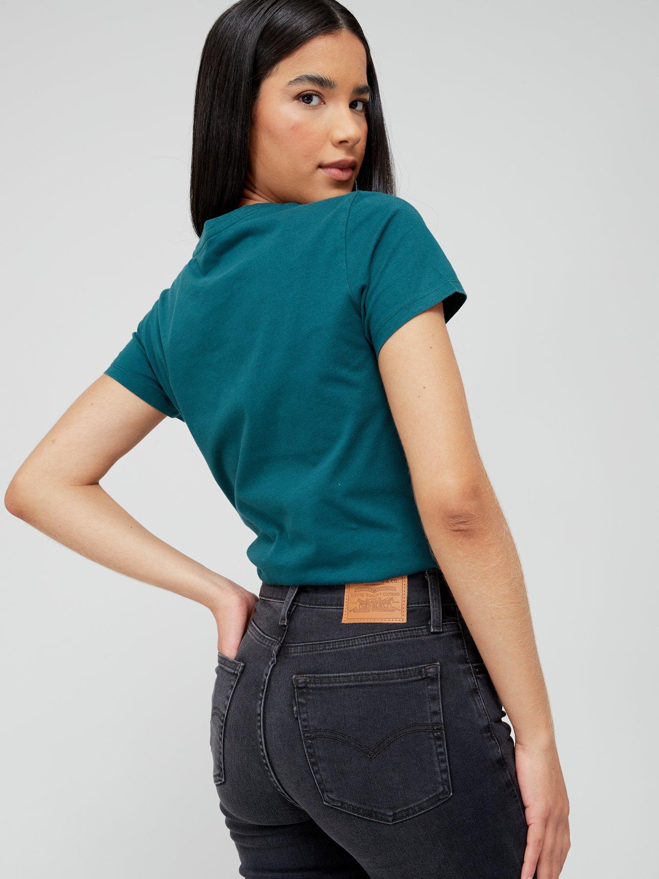 levis-724tradenbsphigh-rise-slim-straight-jeans-never-forget-greyoutfit