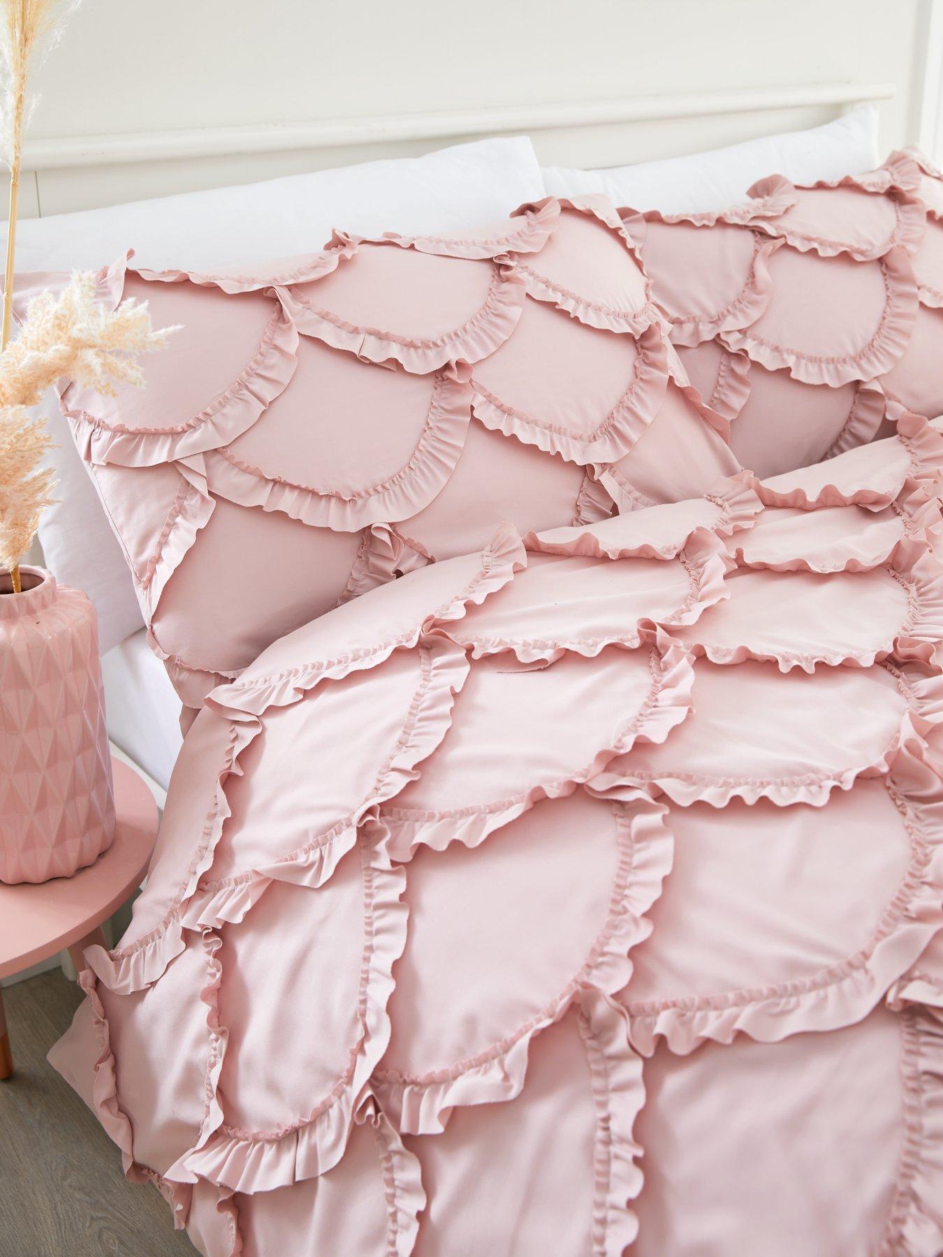 Image 4 of 5 of The Very Collection Scallop Edge Duvet Set - Pink