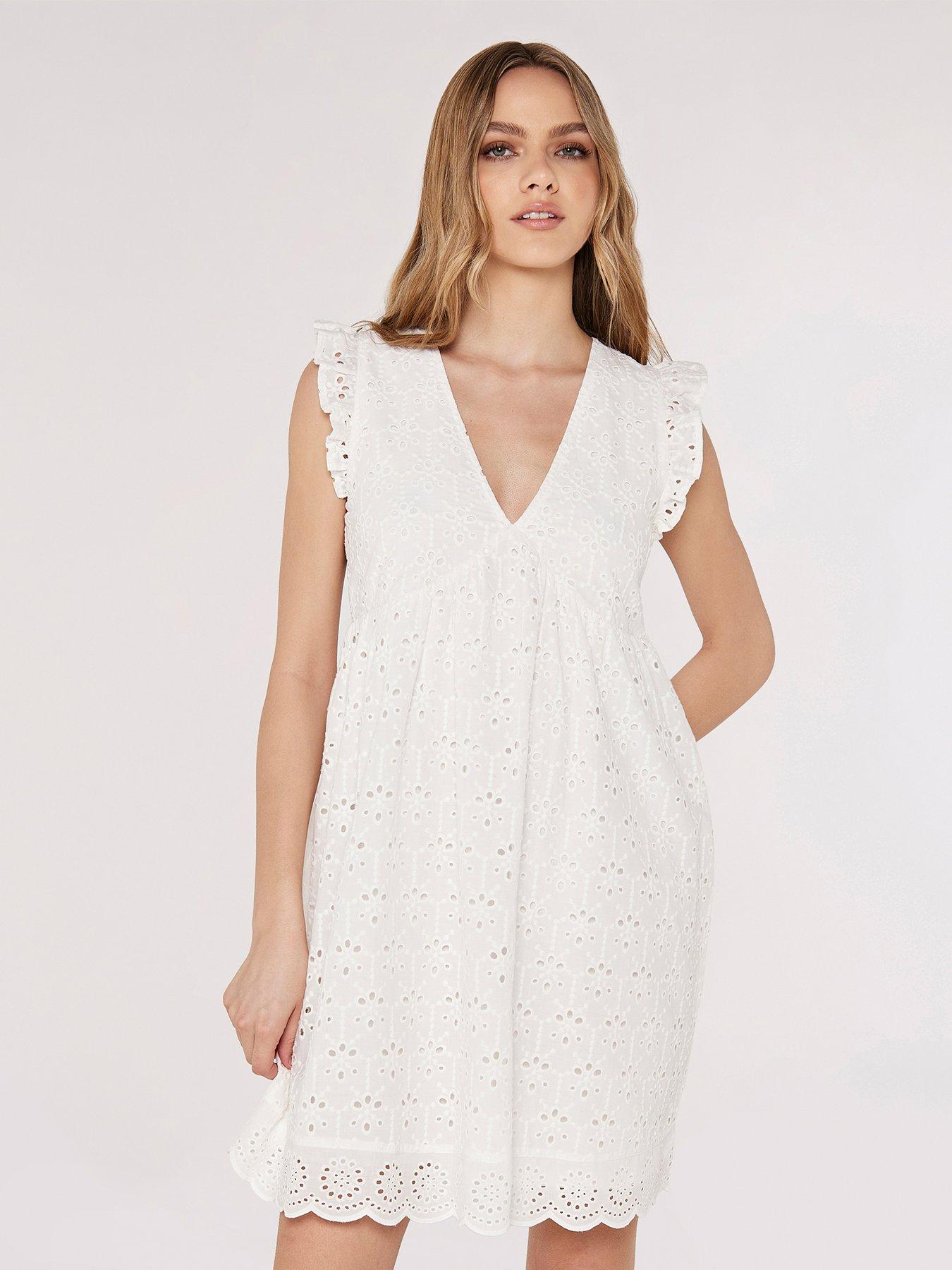 Short white flowy hot sale summer dress