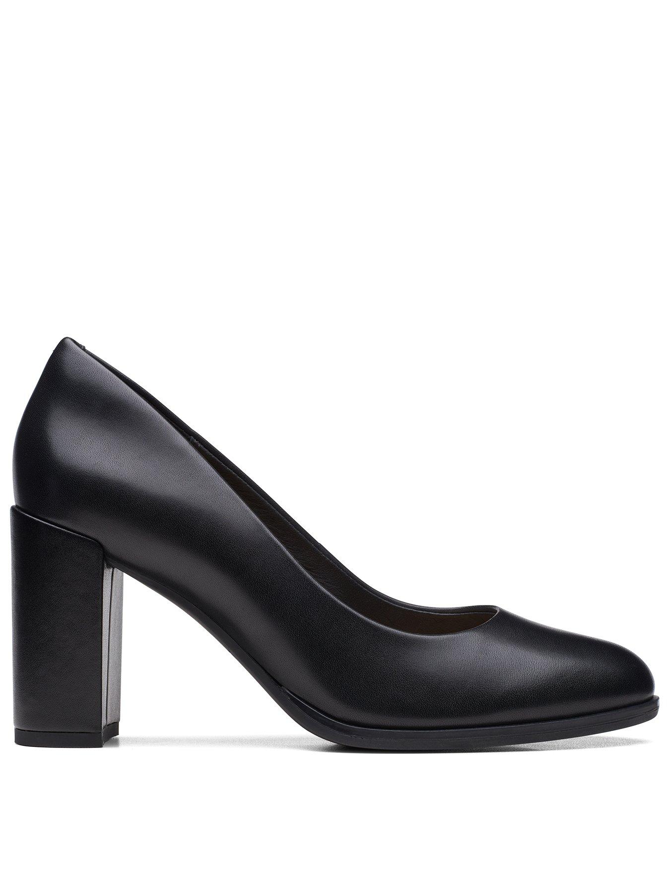 undefined Freva85 Court Court Shoes - Black Leather
