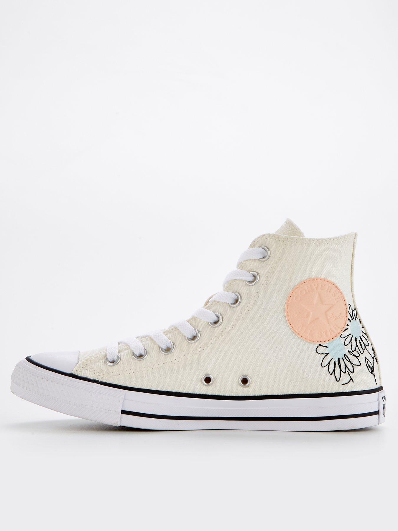 Womens chuck taylors cheap on sale