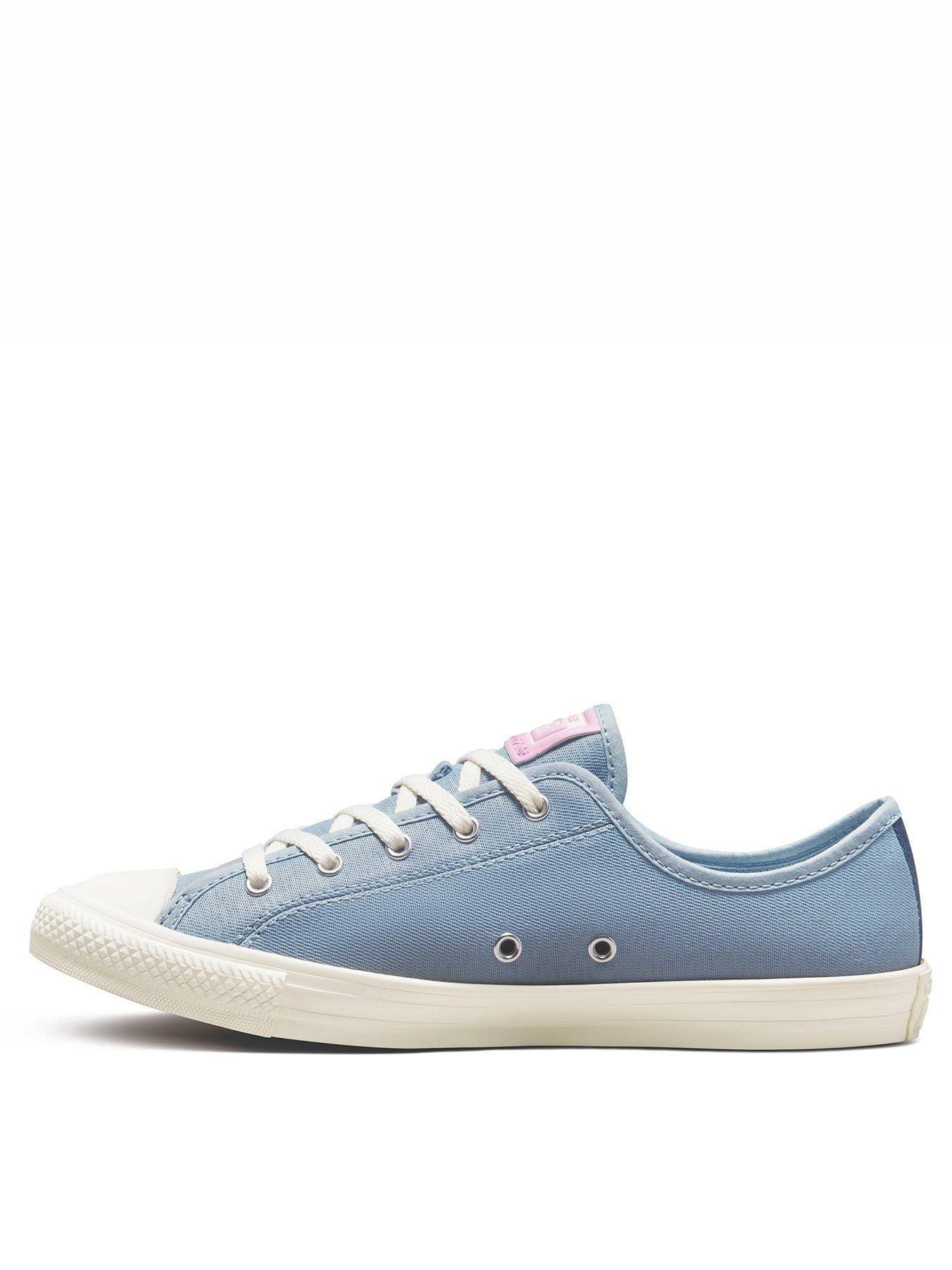 Dainty denim hot sale converse