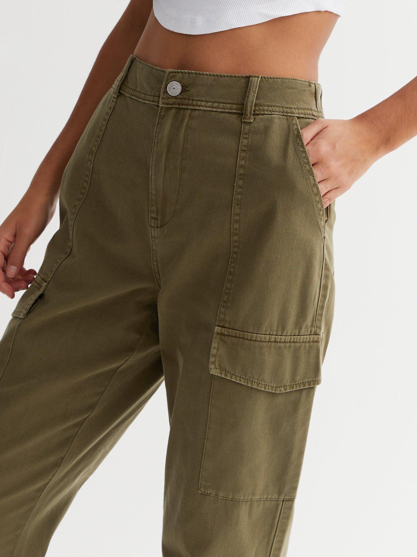 new-look-khaki-cotton-cuffed-cargo-trousersoutfit