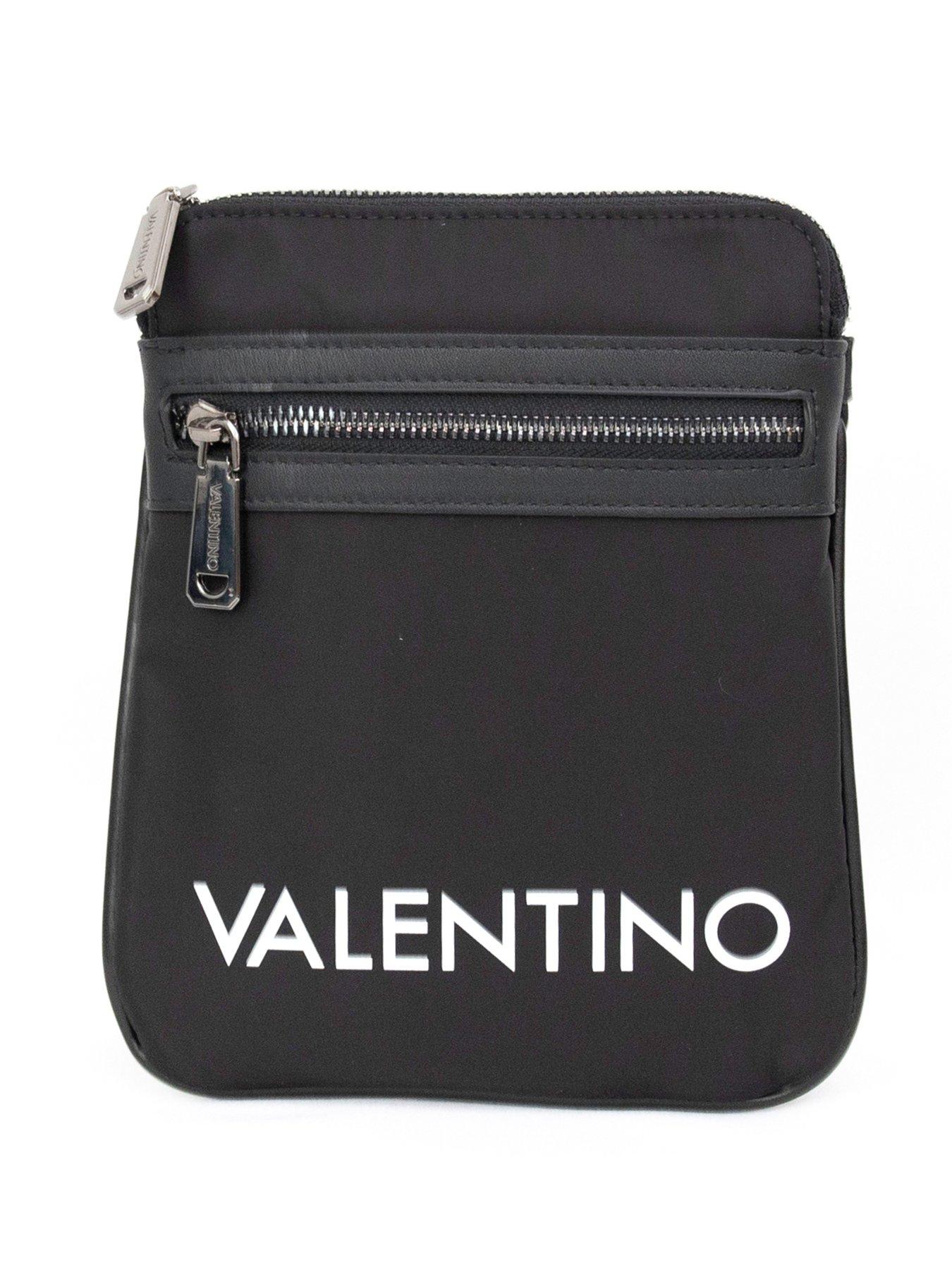 valentino-kylo-crossbody-bag-blackdetail