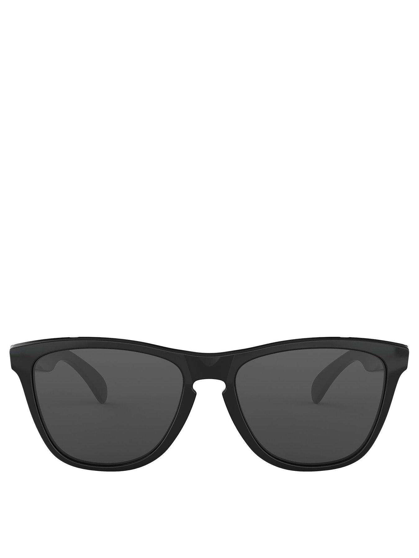 oakley-oakley-frogskins-square-sunglasses-blackoutfit