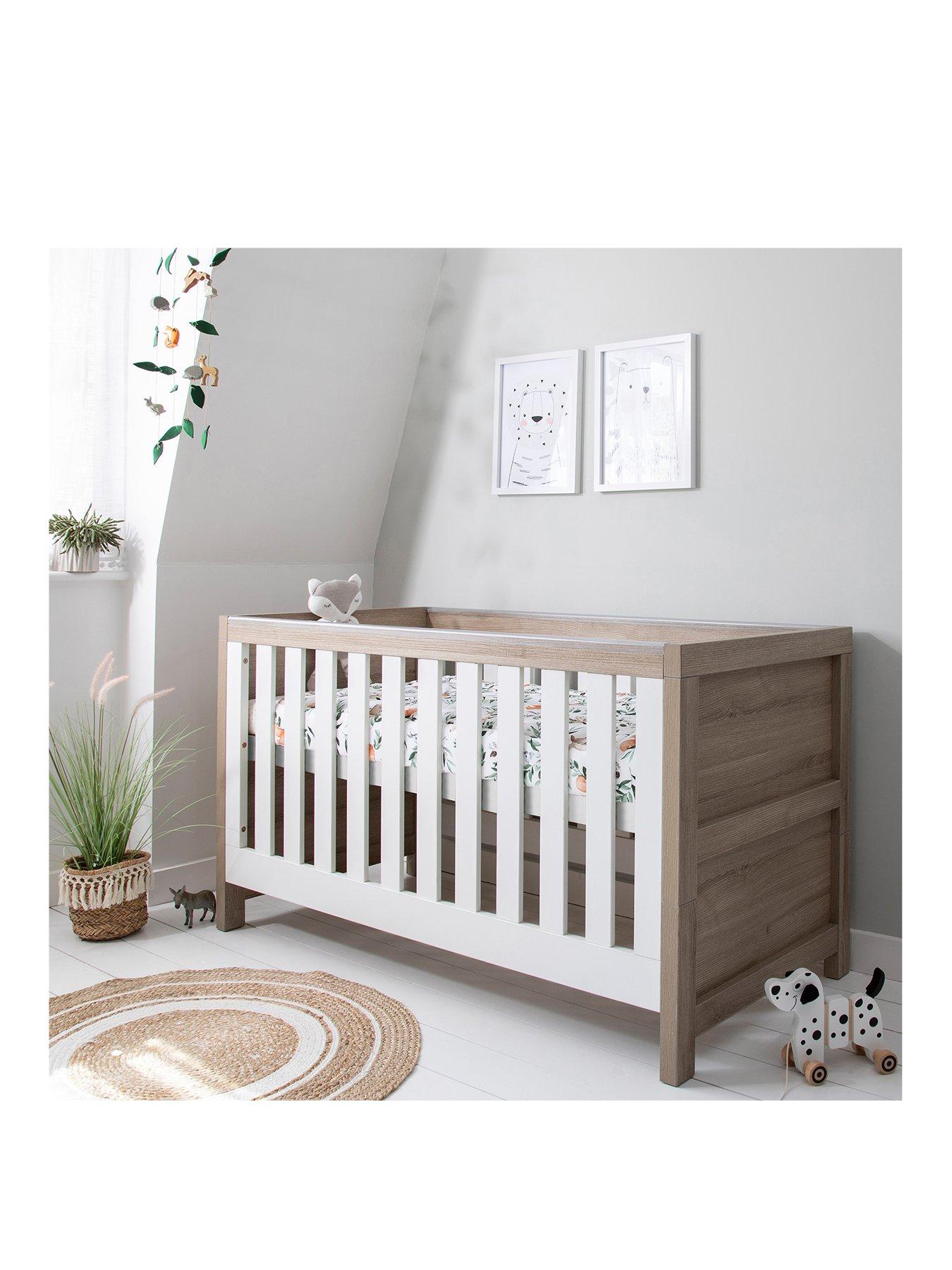 Image 2 of 7 of Tutti Bambini Modena 3 in 1 Cot bed - White/Oak
