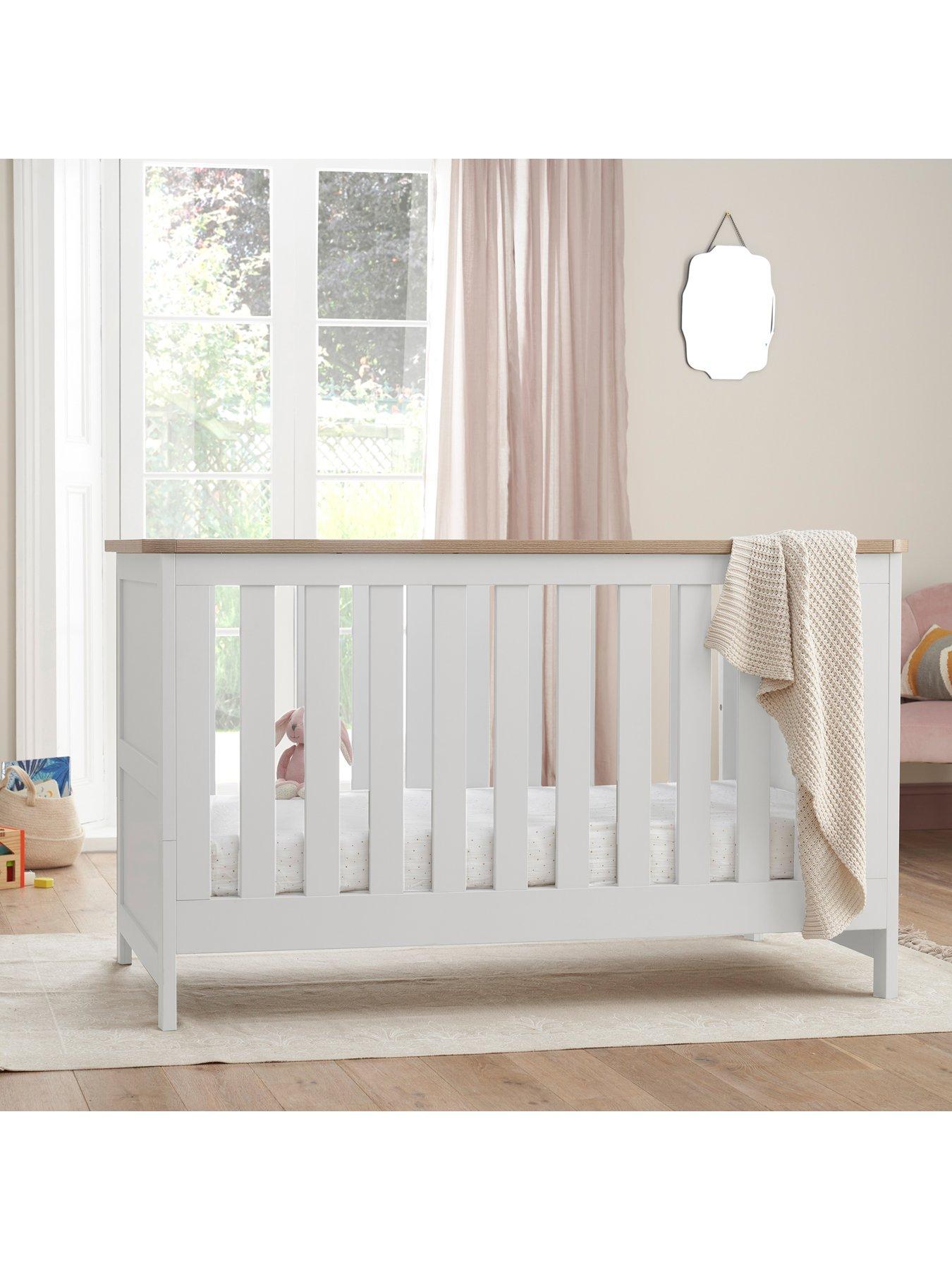 Tutti Bambini Verona Cot Bed - White/Oak